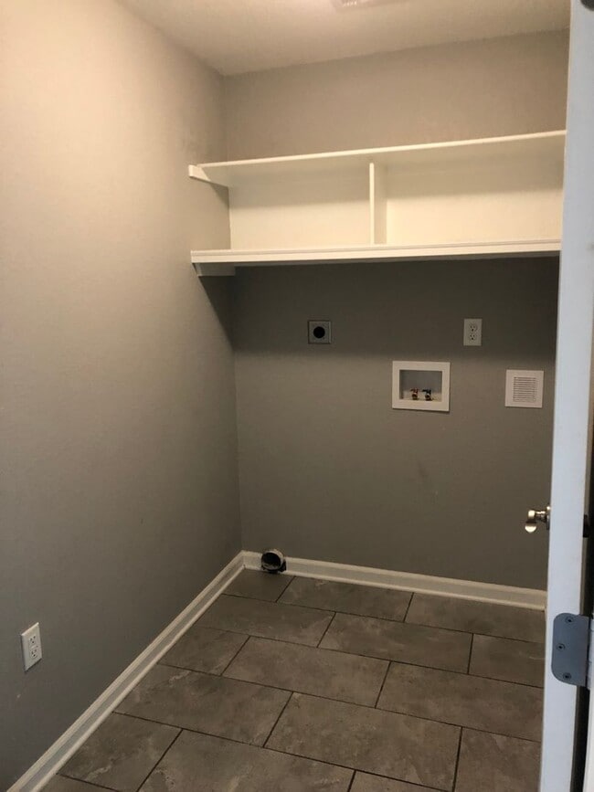 Building Photo - 1905 Rehoboth Cir