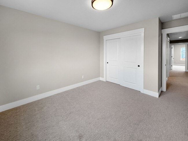 Building Photo - Brand New Pet-Friendly 3-Bedroom in Eagle with Pool, Fitness, Center, and Exceptional Amenities