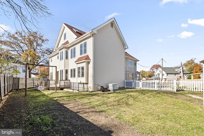 Building Photo - 10009 Sinnott Ct