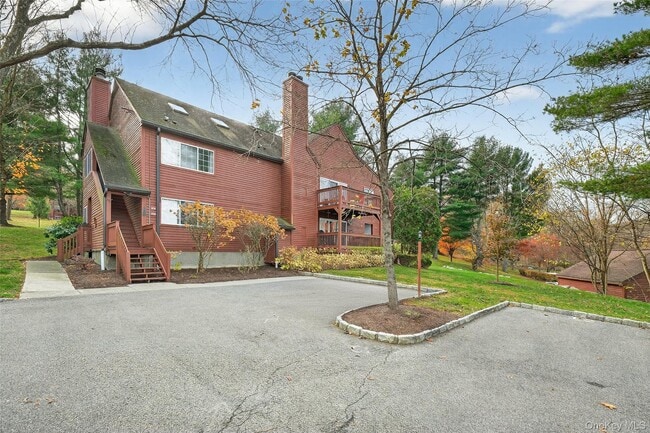 Building Photo - 201 Tamarack Ln