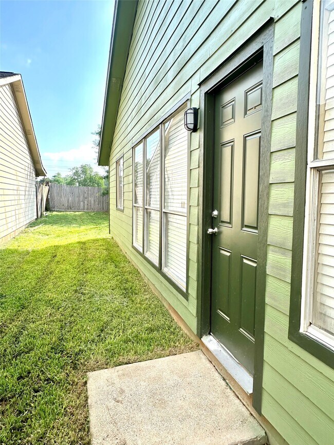 Building Photo - 17712 Northhagen Dr