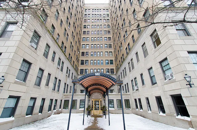 Primary Photo - 3520 N Lake Shore Dr