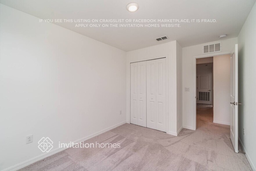 Building Photo - 2047 E Landings Wy