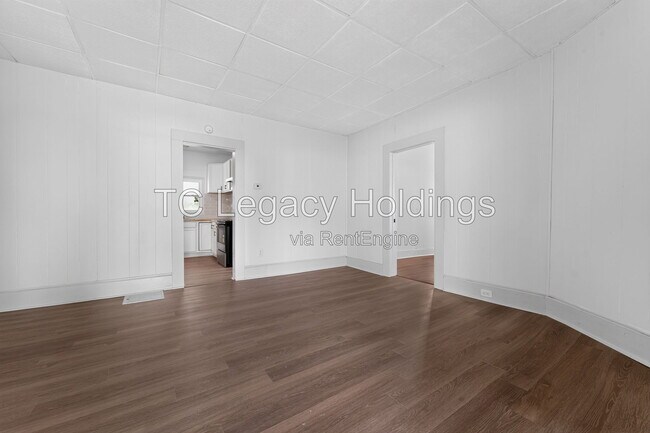 Building Photo - 502 Cottage Ave
