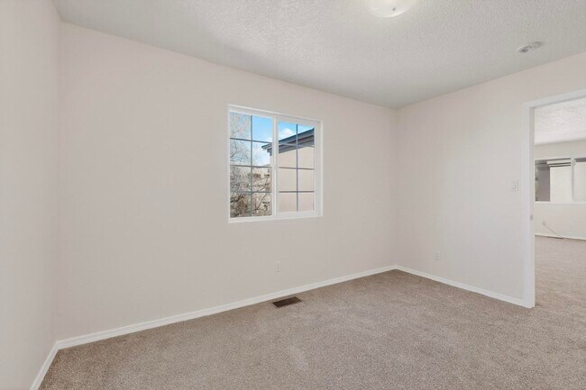 Building Photo - 8300 Bluffs Edge Pl NW