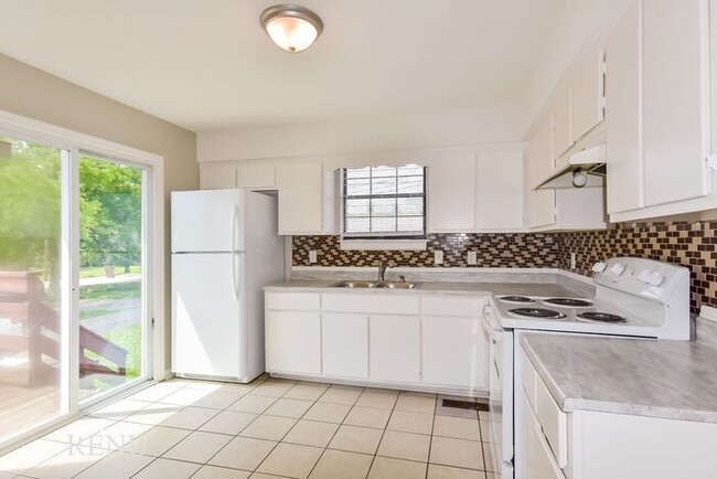 Building Photo - 3315 Walton Ln