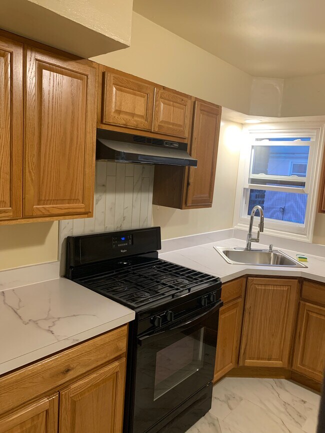 Building Photo - 7 Brookwood St