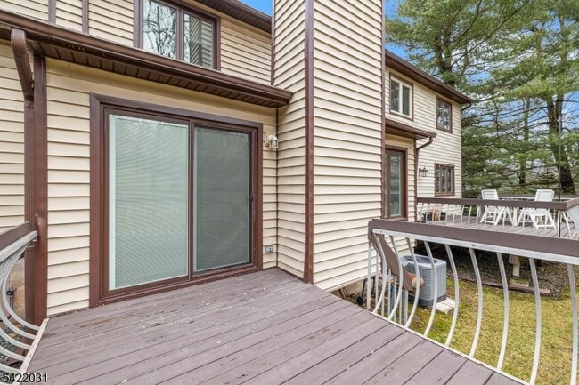 Building Photo - 33 Stockton Ct