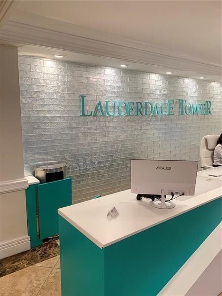 Building Photo - 2900 NE 30th St