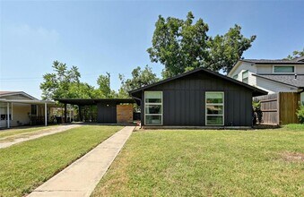 Building Photo - 1513 Corona Dr