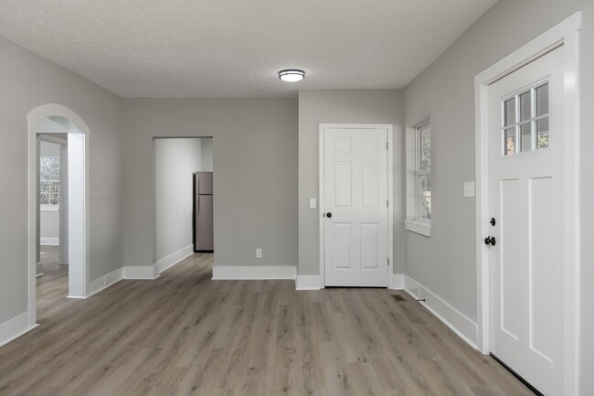 Building Photo - 5350 Slayton Ave