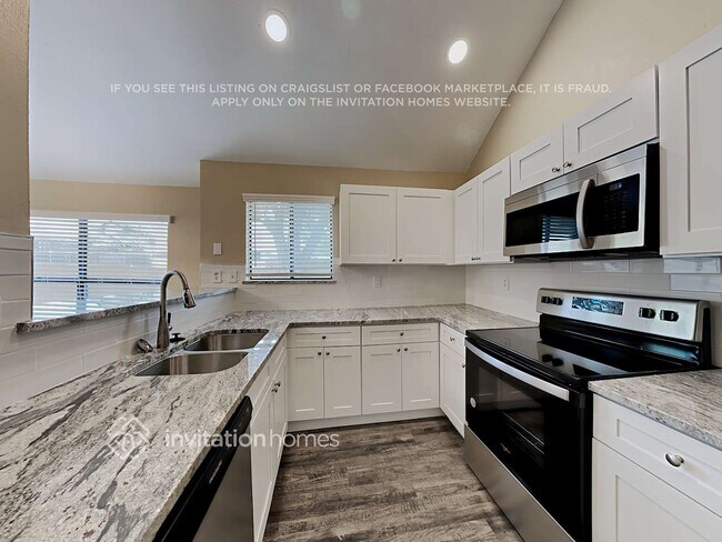Building Photo - 927 Sylvan Creek Dr