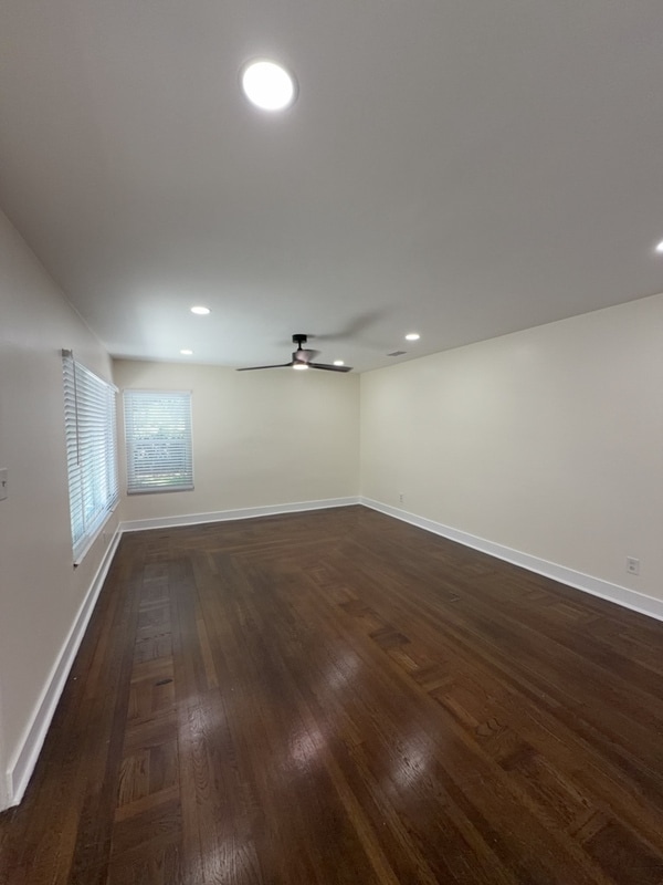 Building Photo - 270 W Pineloch Ave