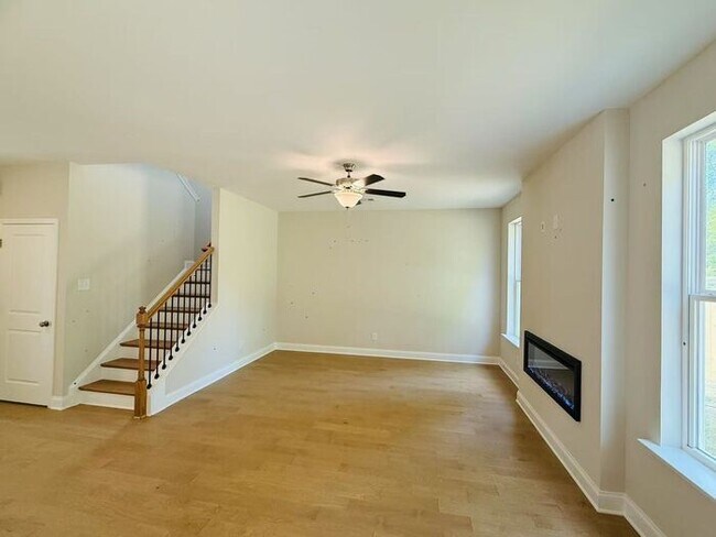 Building Photo - 4220 Easter Lily Ave