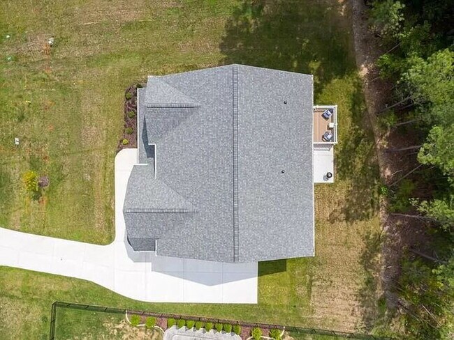 Building Photo - 2206 Adelay Dr