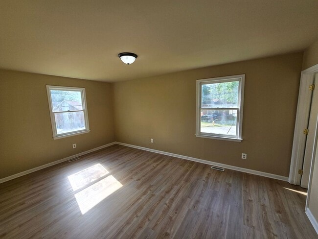 Building Photo - NEWLY REMODELED 3 bedroom house in Colonial Heights