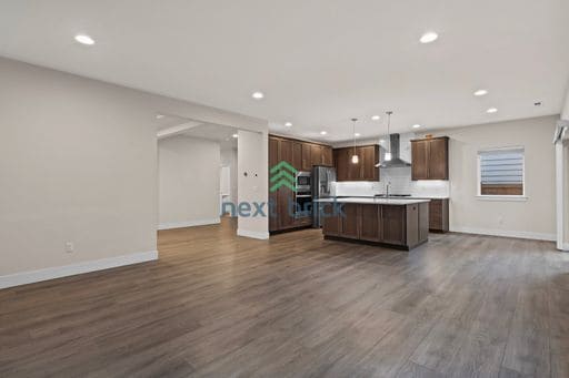 Building Photo - 5 BED & 2.5 BATH SINGLE FAMILY HOUSE FOR RENT