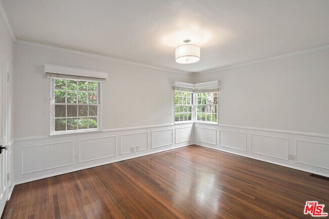 Building Photo - 2825 Haddington Dr