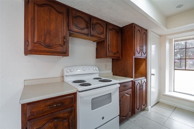 Building Photo - 5417 Knollridge Dr