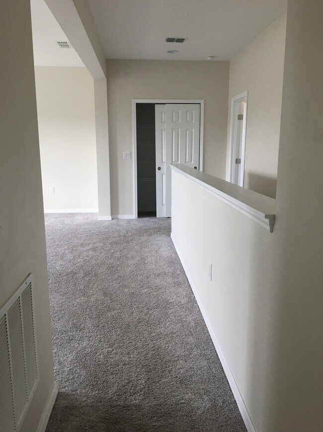 Building Photo - 2510 Sanderling St