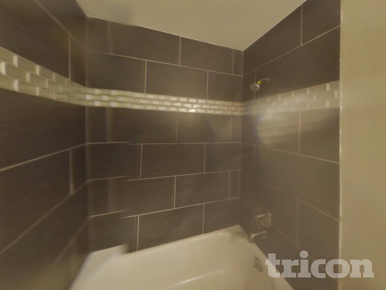 Building Photo - 7213 NW Rhododendron Pl