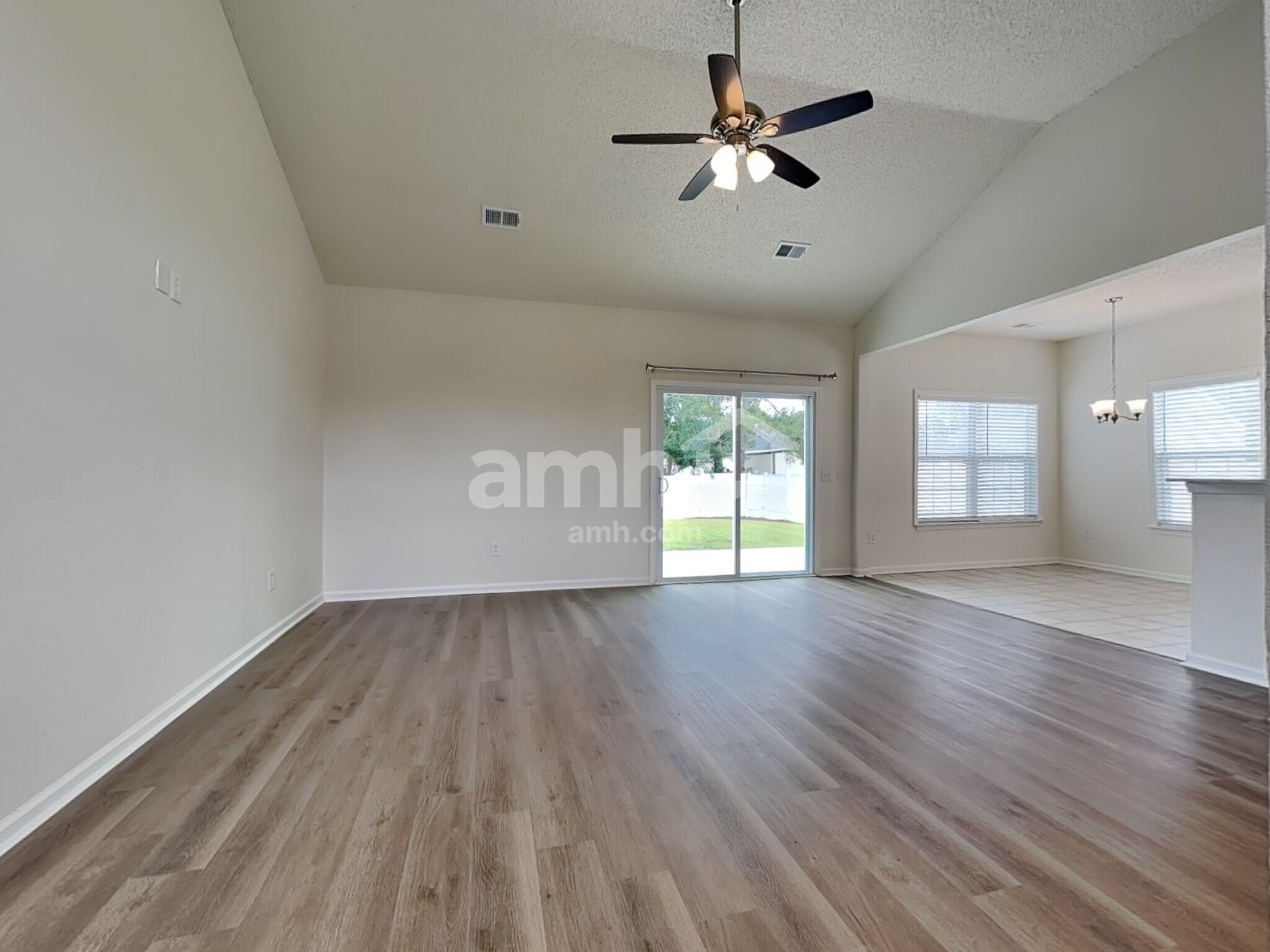 Building Photo - 523 Amsonia Cir