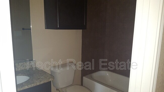 Building Photo - 1045 Carolyn Cove