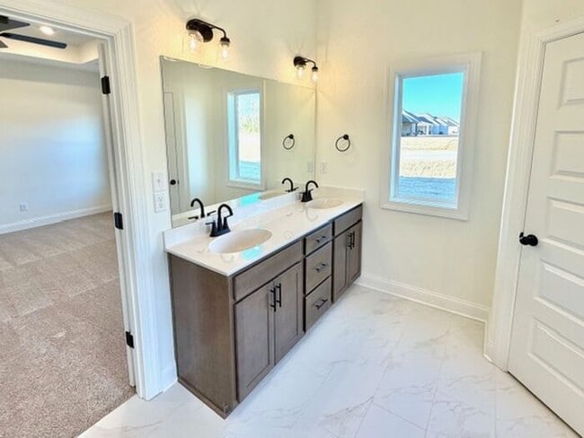 Building Photo - Now Leasing a Brand New 5-Bedroom 3 Bath Home Olive Branch