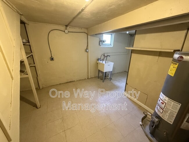 Building Photo - 519 23rd St