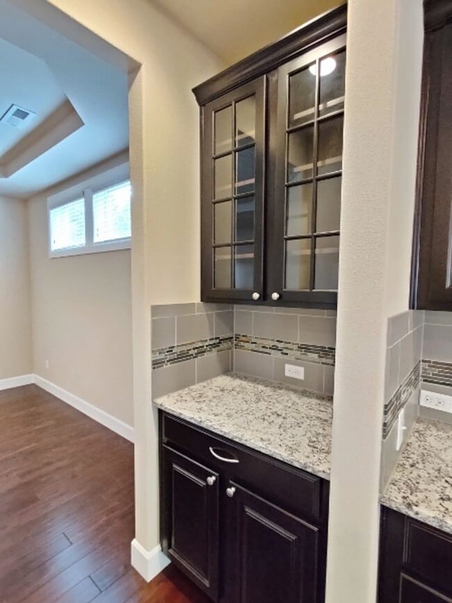 Building Photo - Beautiful Tumwater Home - 4 BD+DEN+BONUS RM