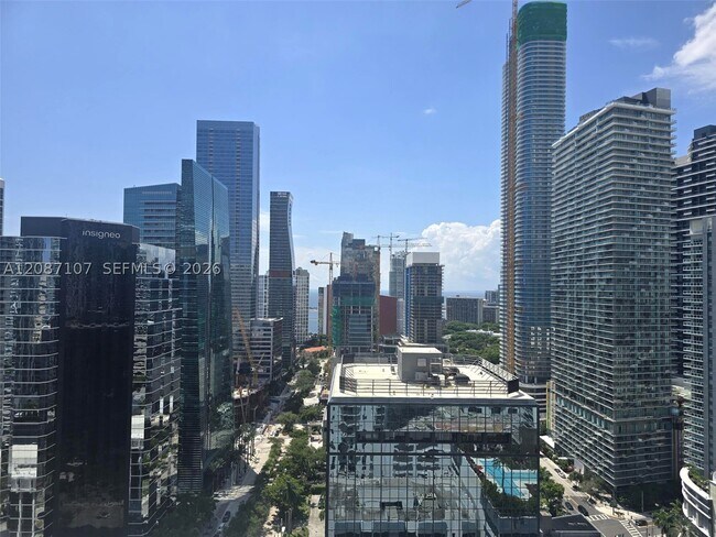 Building Photo - 1060 Brickell Ave