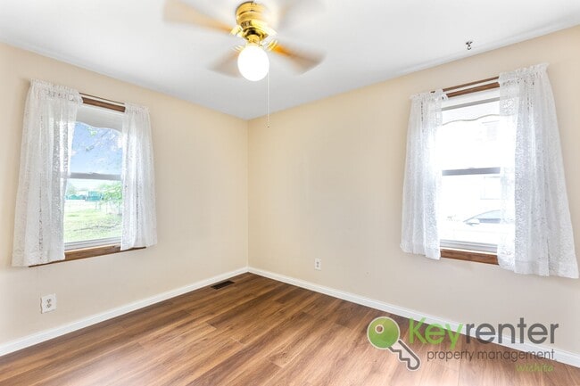Building Photo - Applicances included! 2 Bedroom 2 Bathroom...