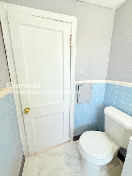 Building Photo - 12131 Schaefer Hwy