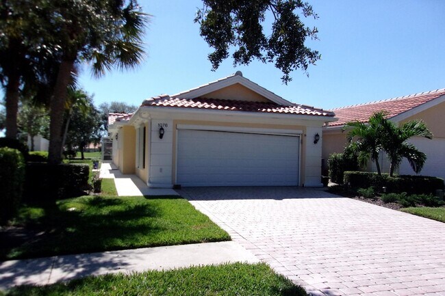 Primary Photo - 1076 SW Tamarrow Pl