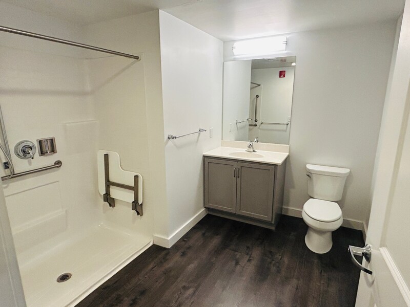 Building Photo - 550 New Holland Ave