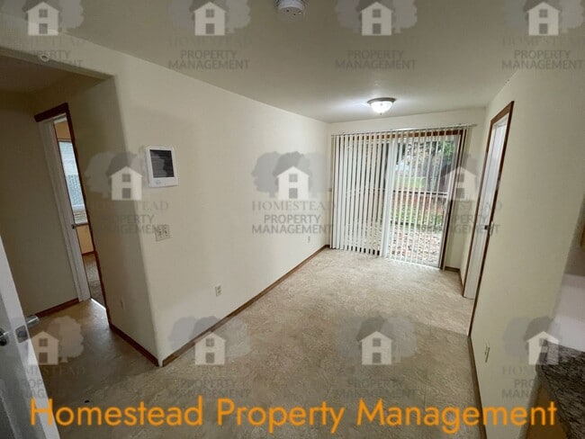 Building Photo - Explore the potential of this beautiful home!