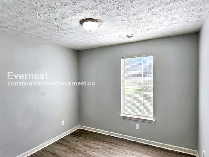 Building Photo - 1020 Joseph Ln