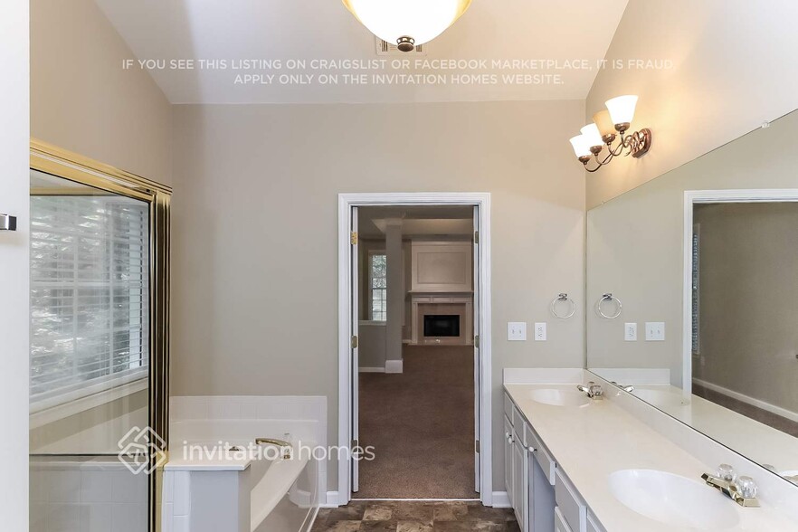 Building Photo - 9640 Eagles Landing Dr