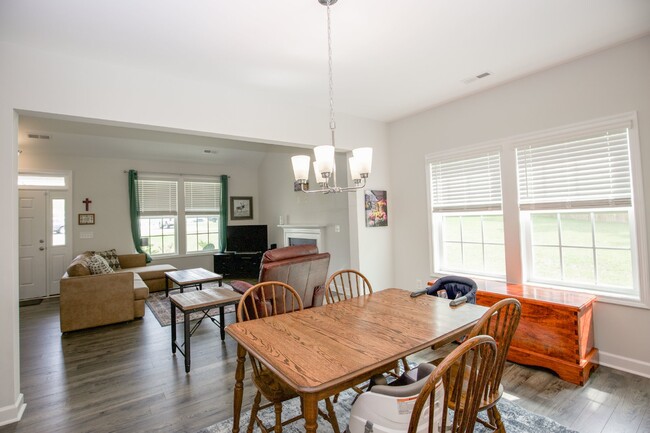 Building Photo - "Spacious 4 Bed, 2.5 Bath Rental in Vass, ...
