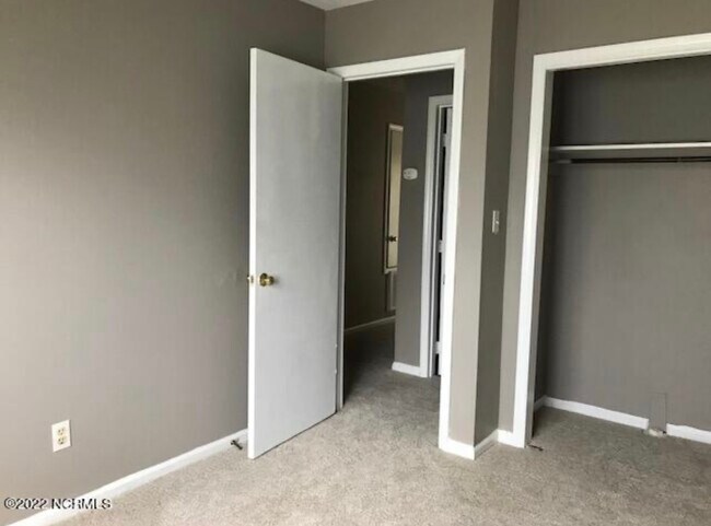 Building Photo - 3704 Nealshire Dr NW