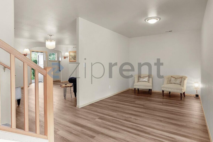 Building Photo - Unit