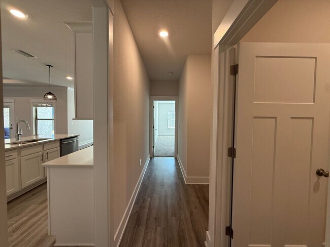 Building Photo - 6124 Cherry Hill Cir