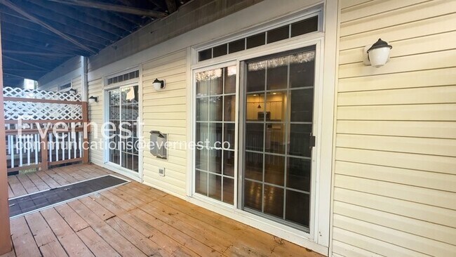 Building Photo - 1857 Cedar Cove Way