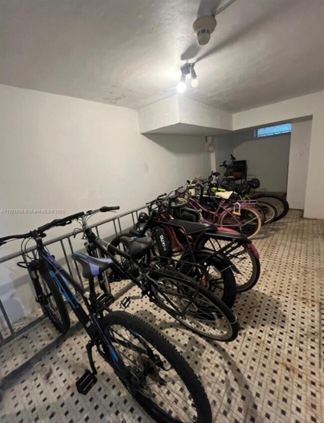 Building Photo - 1555 Pennsylvania Ave