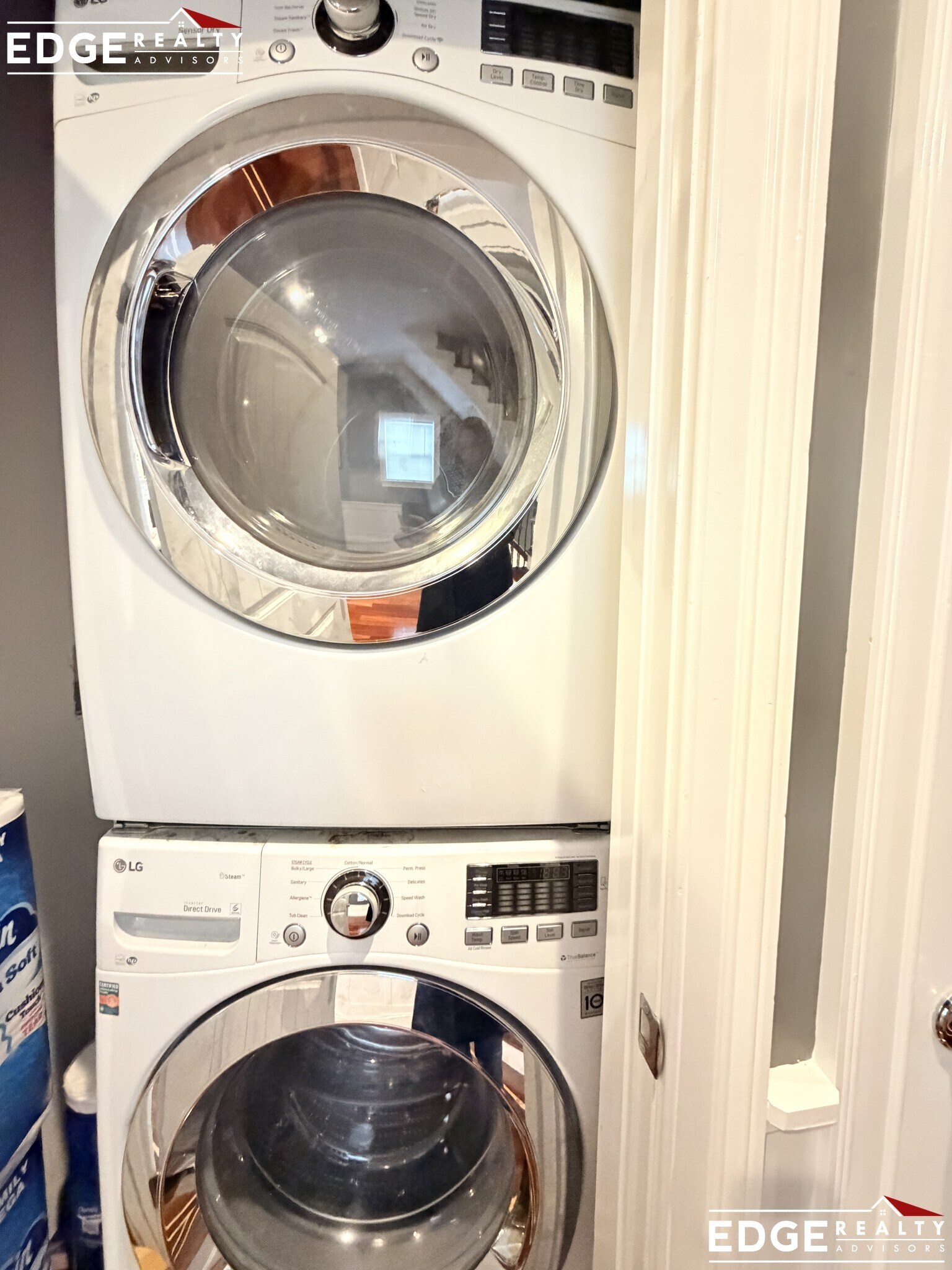 Building Photo - 622 E 3rd St