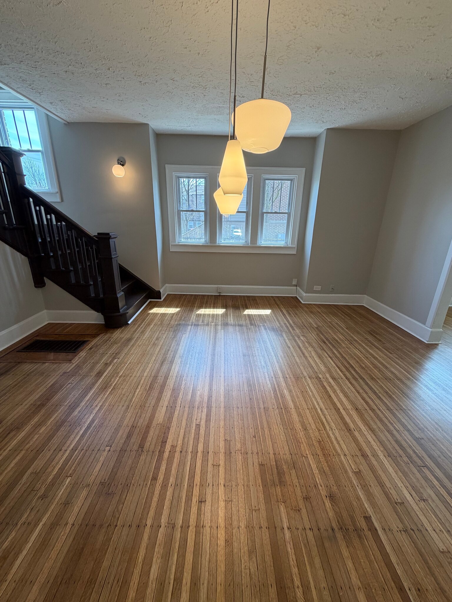 Building Photo - 3827 Central Ave