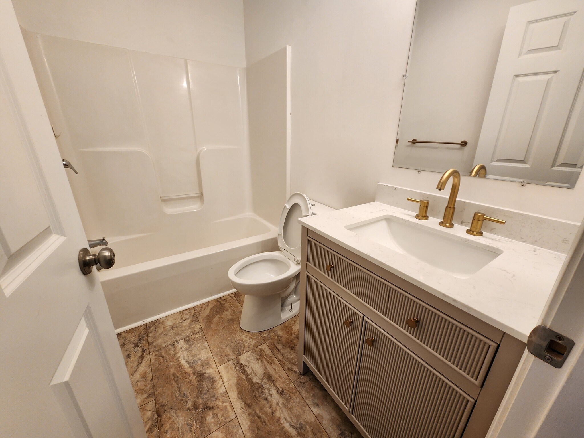 Building Photo - 112 Meadow Ridge Dr