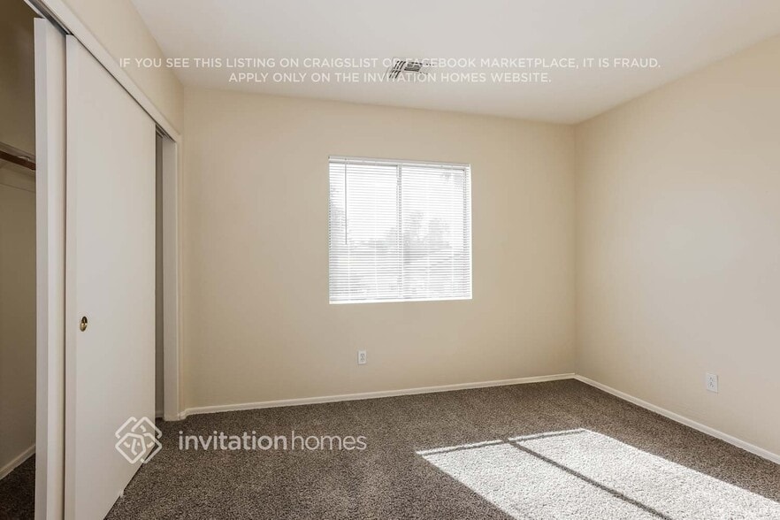 Building Photo - 12537 W Willow Ave