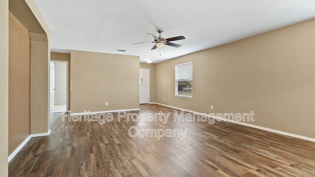 Building Photo - 233 Willow Crest