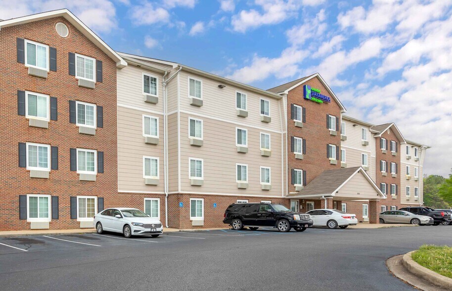 Building Photo - Furnished Studio-Birmingham - Bessemer